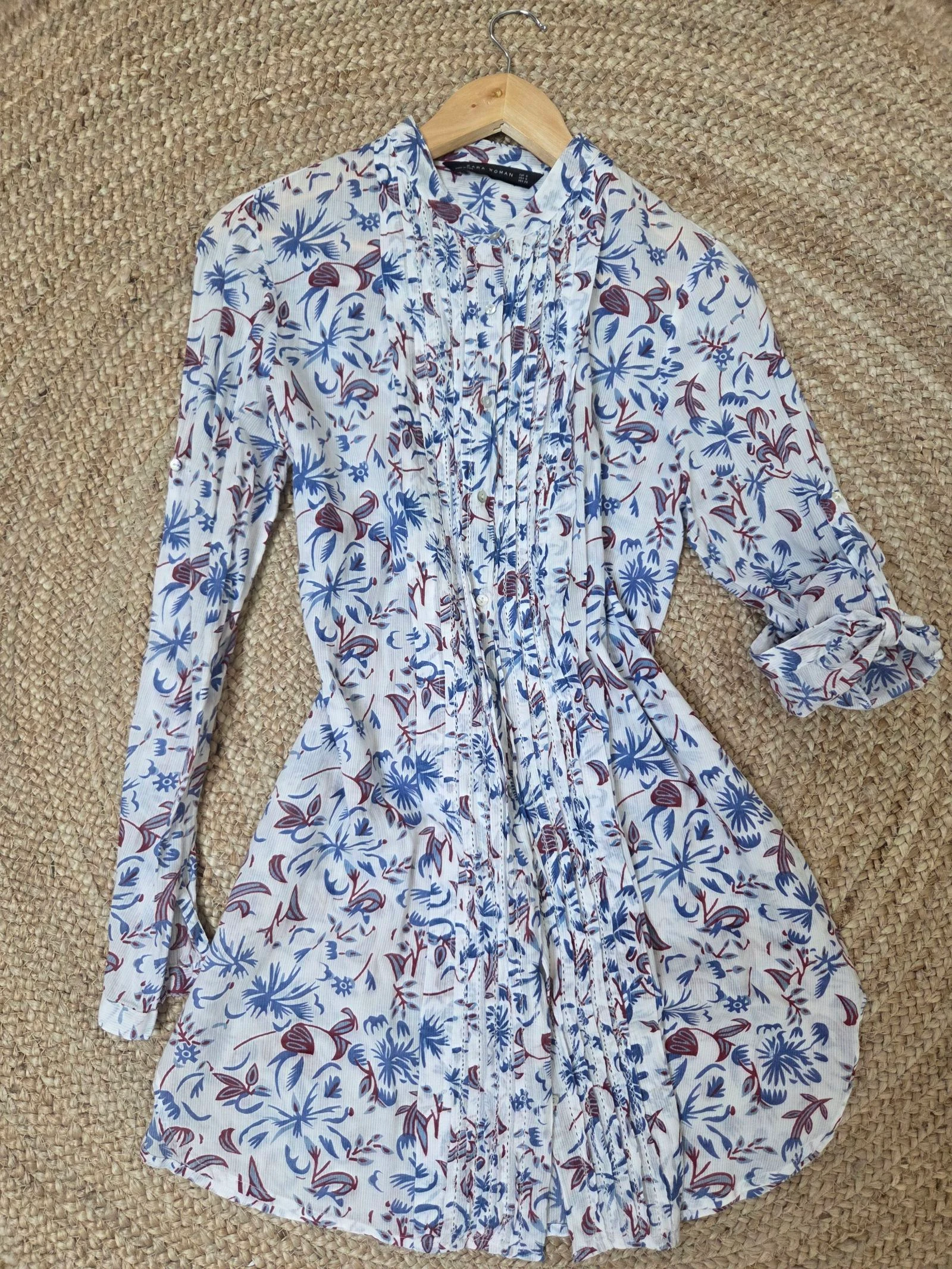 chemise robe de plage fine imprimée fleurie Zara – taille S